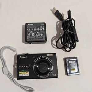Nikon Coolpix S6200 Digital Camera Black Tested And Works 16 MP Compact